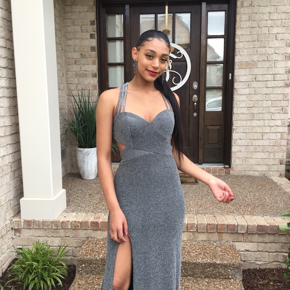 Women’s prom dress size 2